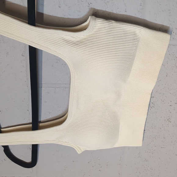 Medium Support Tank Top Ribbed Seamless Activewear Yoga Bra Size S NWOT - Picture 3 of 5